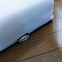 7月購入、１週使用品　美品　IKEA  AFJALL オーフィエル　フォームマットレス、ふつう/ホワイト、90 × 200ｃｍの画像