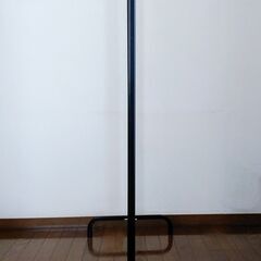 7月購入、１週使用品　美品  IKEA　MULIG　ムーリッグ　ハンガーラック、ブラック、99 × 152ｃｍ 　組立済み　イケアの画像