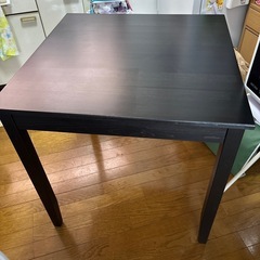 値下げ❗️  ダイニングテーブルとチェア2脚セット　の画像