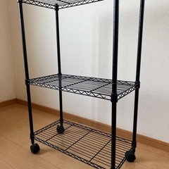 コロコロ付きラックの画像