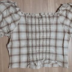♪未使用品♪　2枚セット売り　Cheek Vネック半袖ブラウス ＆ NICE CLAUP チェック 半袖トップスの画像
