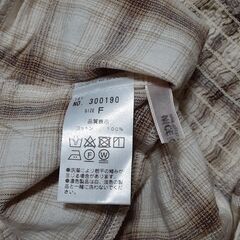 ♪未使用品♪　2枚セット売り　Cheek Vネック半袖ブラウス ＆ NICE CLAUP チェック 半袖トップスの画像