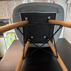 値下げ❗️  ダイニングテーブルとチェア2脚セット　の画像