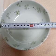 蓋付き食器2点セットの画像
