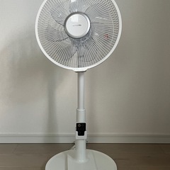 【引き渡し決定】
アイリスオーヤマ 扇風機 DCモーター 静音 タイマー付 リモコン付 首振り 7枚羽 ソフト気流 風量4段階の画像