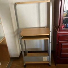 キャスター付きOAデスクの画像