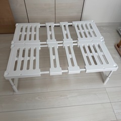 押し入れ整理ラックの画像