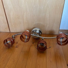 ４灯　照明の画像