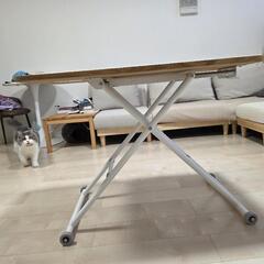 折り畳み式テーブルの画像