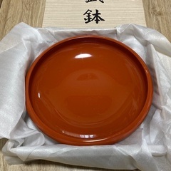 お盆のようなお皿の画像