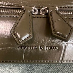 CHARLES & KEITH ハンドバッグの画像