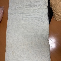 無料⭐︎敷布団　シングル　カバー付き　中古の画像