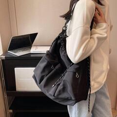 ショルダーバッグ　黒の画像