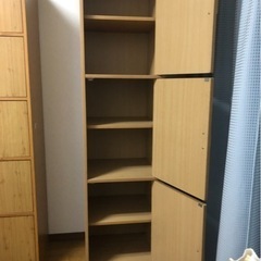 扉付きカラーボックスの画像