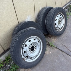 アルトバン軽貨物タイヤ&ホイール4本セット！中古スタッドレスタイヤ付き。145/80R13スズキ軽自動車軽トラック等の画像