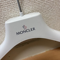 MONCLERハンガー の画像