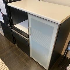 食器棚の画像