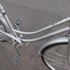 26インチ 🚲 中古 自転車 13,800円 🔁6段切替 🔑鍵新品 💡ライト付 新規防犯登録料コミ842 の画像