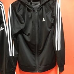(美品)adidas上下セット(メンズLサイズ)
の画像