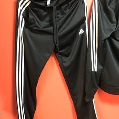 (美品)adidas上下セット(メンズLサイズ)
の画像
