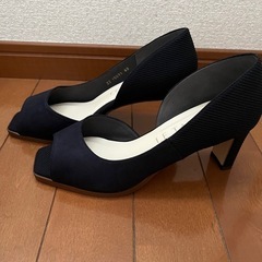 LE TARON オープントゥサンダル(パンプス)の画像