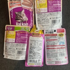 未開封 キャットフード カルカン パテ16個そのほか2個合計18個の画像