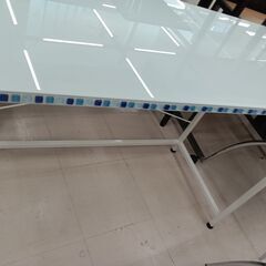 リユースのサカイ栃木店★ジモティ割あり★  ガラステーブル ホワイト W100×D45×H73 クリーニング済み TC9842の画像