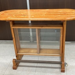 レトロカウンターテーブルの画像