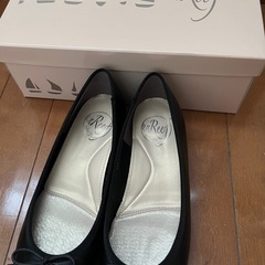 unReef relaxie ブラック パンプスの画像