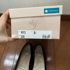 unReef relaxie ブラック パンプスの画像