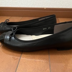 unReef relaxie ブラック パンプスの画像