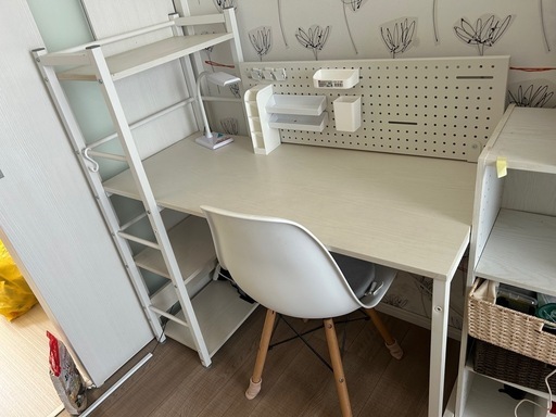 【決まりました】ニトリ　システムデスク(ホワイトウォッシュ)椅子セット
