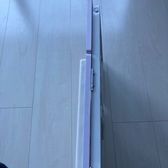 ベッドテーブル ベッドトレイ ホワイト ドリンクホルダー付き 折りたたみ の画像