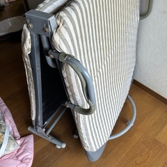 折りたたみ式ベットの画像