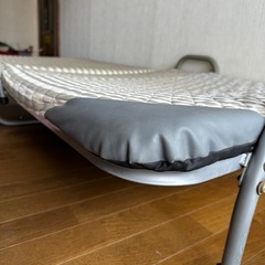 折りたたみ式ベットの画像