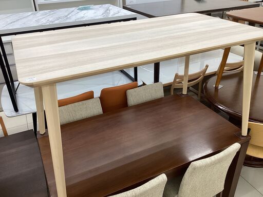 ダイニングテーブル　IKEA　LISABO