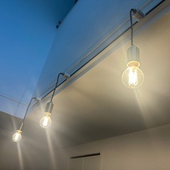照明三つ　電球付きの画像
