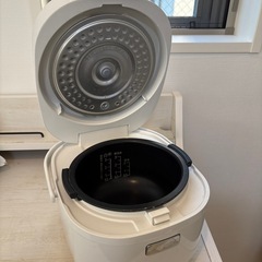 SHARP 炊飯器（3合炊き）の画像