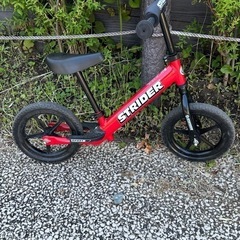 ストライダー赤　キャリーバッグ付きの画像