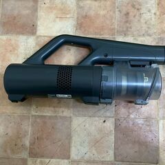 2023年製 Panasonic MC-SB85K サイクロン式 コードレス スティック掃除機 グレー 充電器付の画像