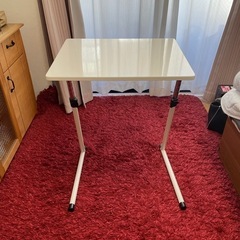 高さ調節デスクの画像