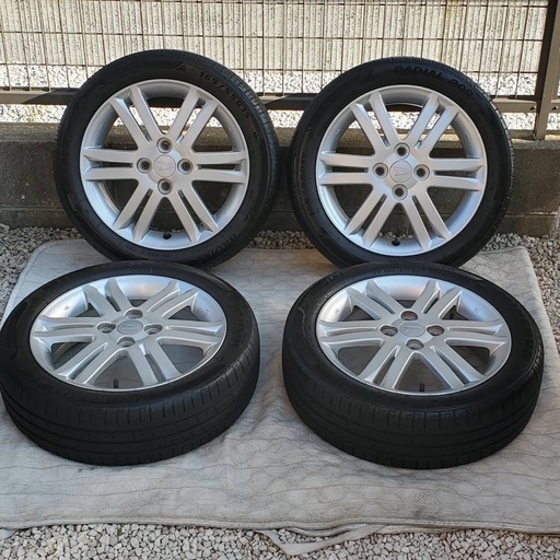 （お話し中）ダイハツタントカスタム　純正アルミホイール　タイヤ目あります