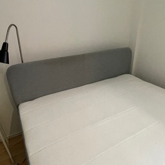 🛏【IKEA】ダブルベッド（140×200cm）フレーム＋マットレスセット｜元値47,980円の画像