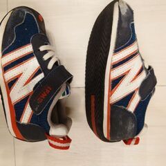 アシックス子供用シューズと、他4足まとめ売り16cmの画像