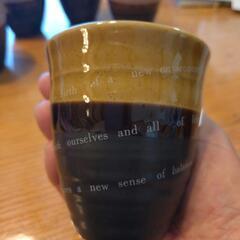 手のひらに持ちやすいコップの画像
