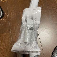 サイクロンパワーヘッド搭載のキャニスター掃除機。の画像