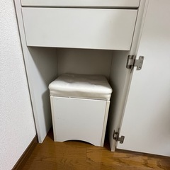 鏡付きドレッサーの画像