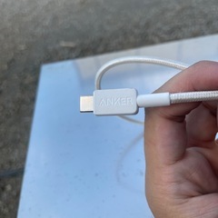 ほぼ新品携帯のアンカーコンセントの画像