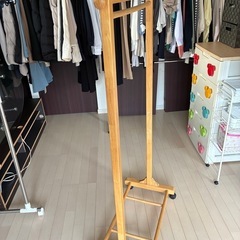 ハンガーラックの画像