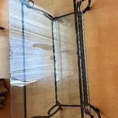 ガラステーブルの画像